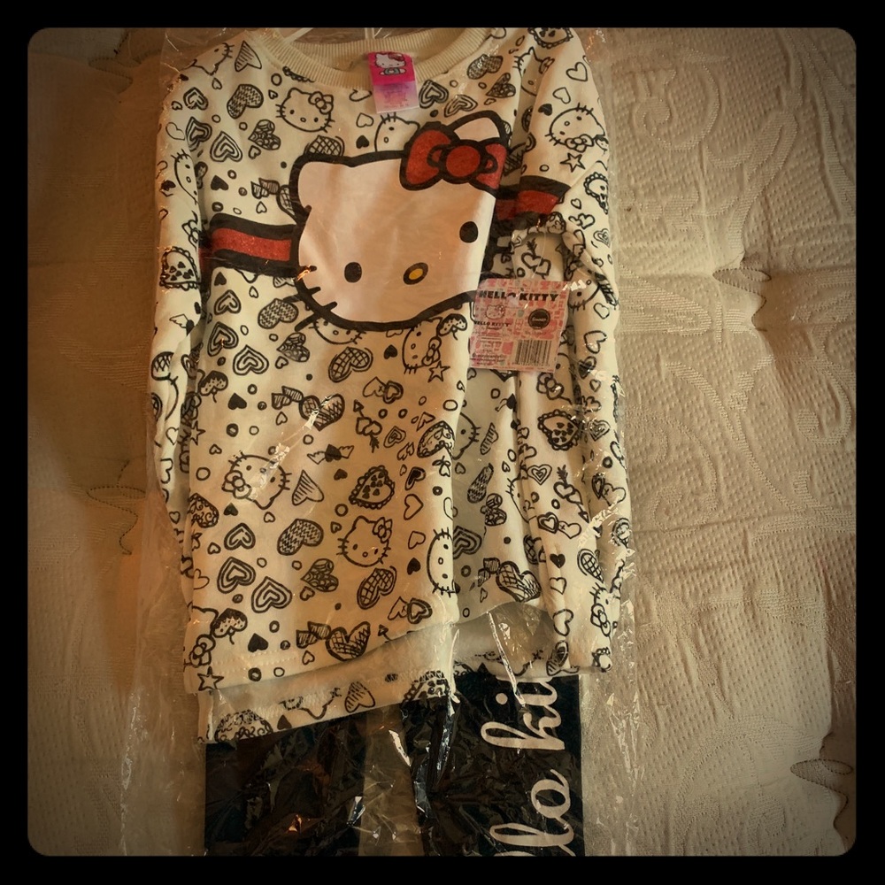 Hello kitty outfit. Brand new, never worn. Size 6